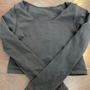 Lululemon cropped black top